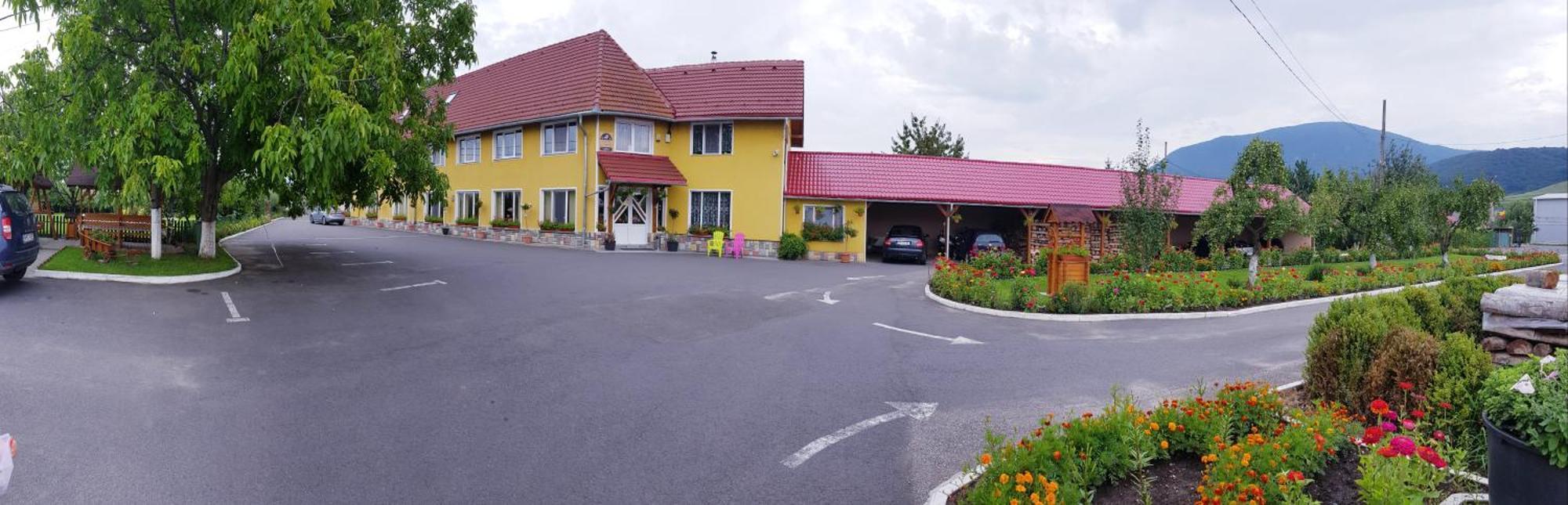Hotel Cazare La Troita Codlea Exterior foto